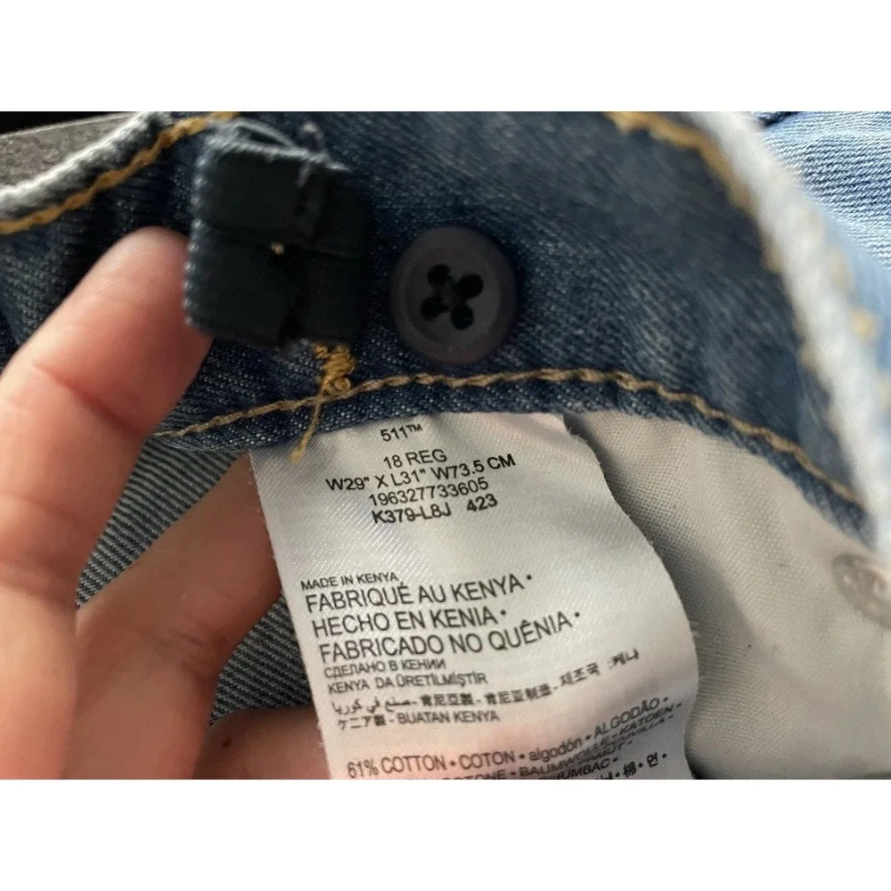 Levis please feel
